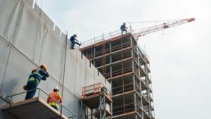 a-importancia-dos-andaimes-na-construcao-civil-e-como-utiliza-los-corretamente