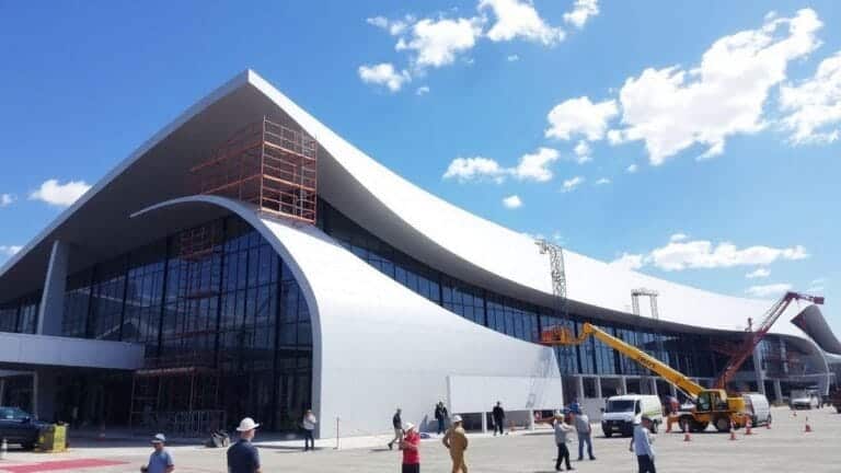 novo-terminal-de-burbank-avanca-rapido-apos-decadas-de-espera