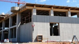 como-a-temperatura-afeta-o-tempo-de-pega-do-concreto-em-obras