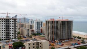 empresas-de-construcao-na-costa-oeste-permanecem-cautelosas-em-meio-a-incerteza-economica